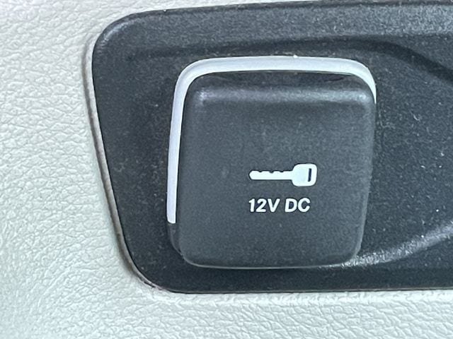 Used 2023 Chrysler Pacifica Touring-L FWD image 20