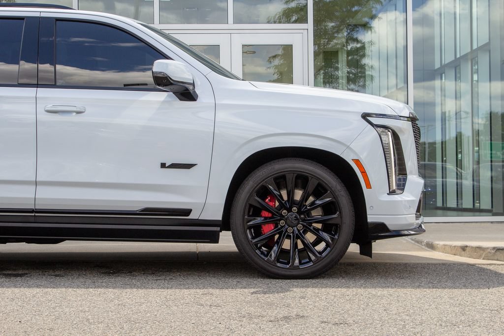 Used 2026 Cadillac Escalade V w/ LPO, ONYX Package AWD/4WD image 5