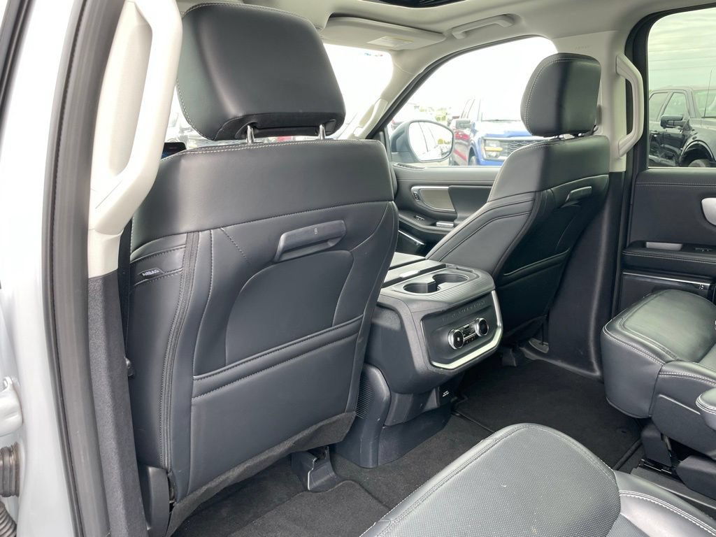 Used 2025 Ford Expedition Platinum AWD/4WD image 64