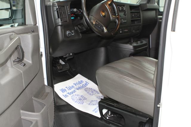 Used 2019 Chevrolet Express 3500 w/ Driver Convenience Package image 14