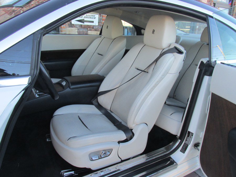 Used 2014 Rolls-Royce Wraith image 92