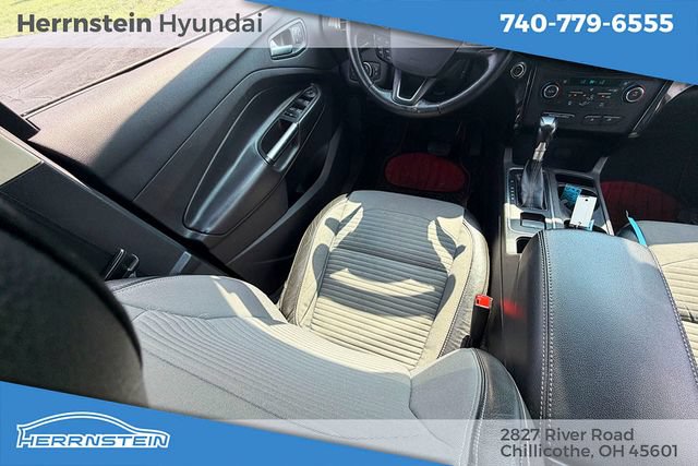 Used 2017 Ford Escape Titanium AWD/4WD image 12
