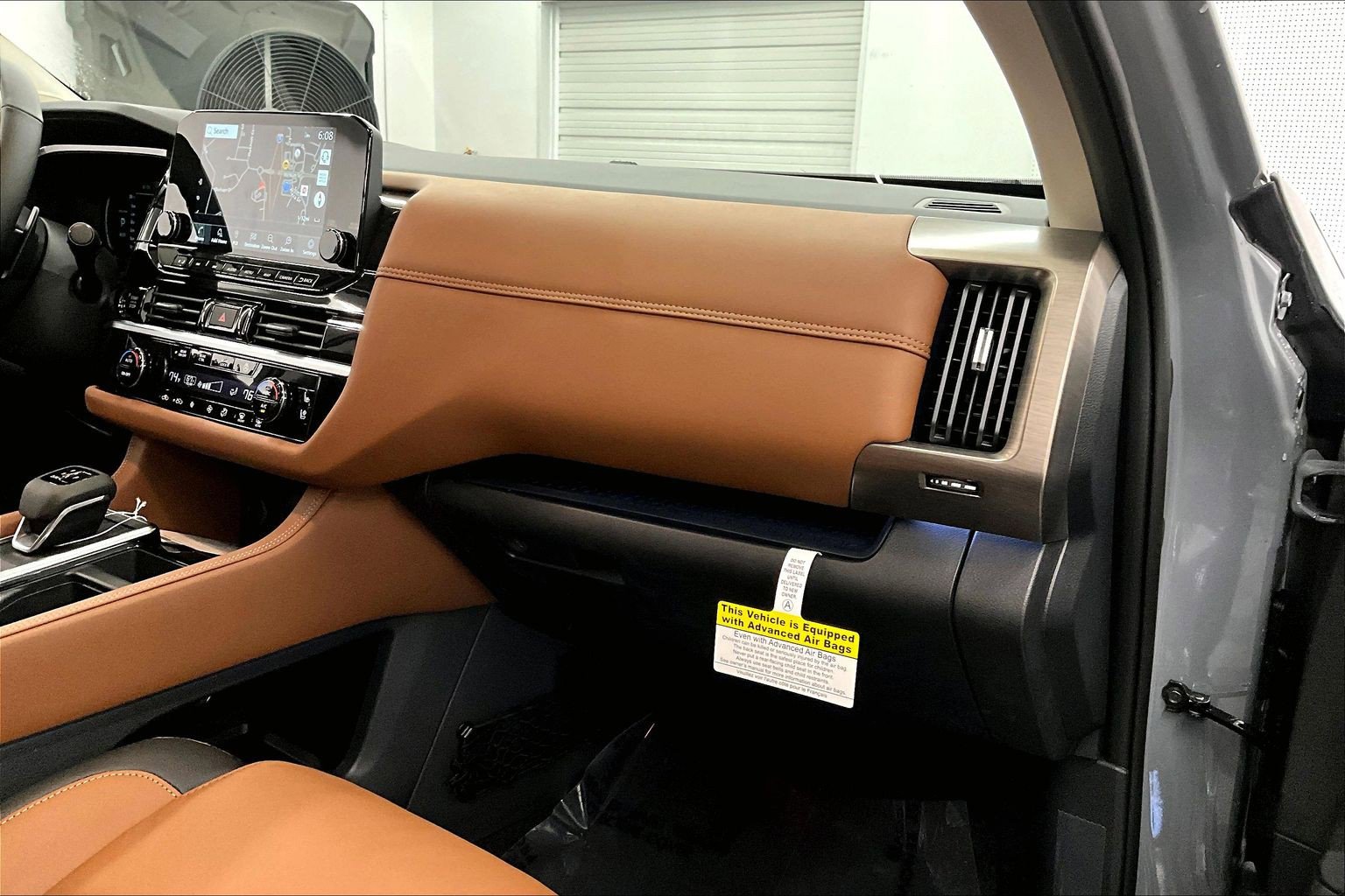 New 2025 Nissan Pathfinder Platinum w/ Lighting Package (N93) AWD/4WD image 35