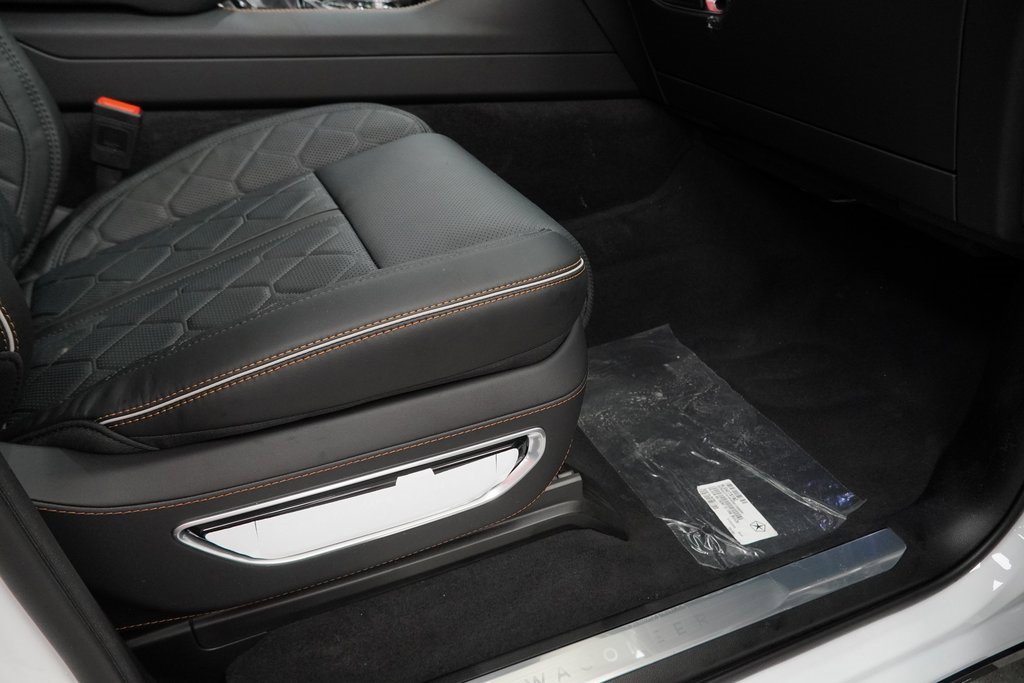 New 2025 Jeep Grand Wagoneer Series III w/ Rear Seat Video Group 1 image 43