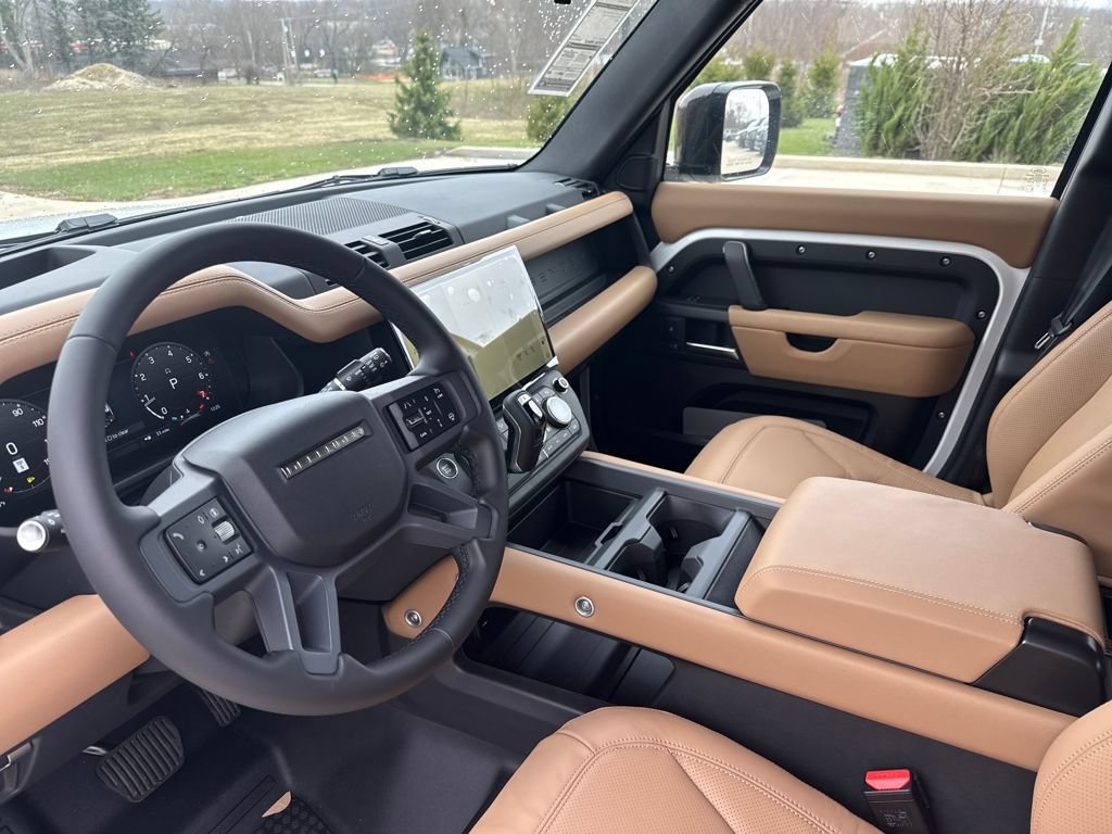New 2026 Land Rover Defender 130 X-Dynamic SE AWD/4WD image 11