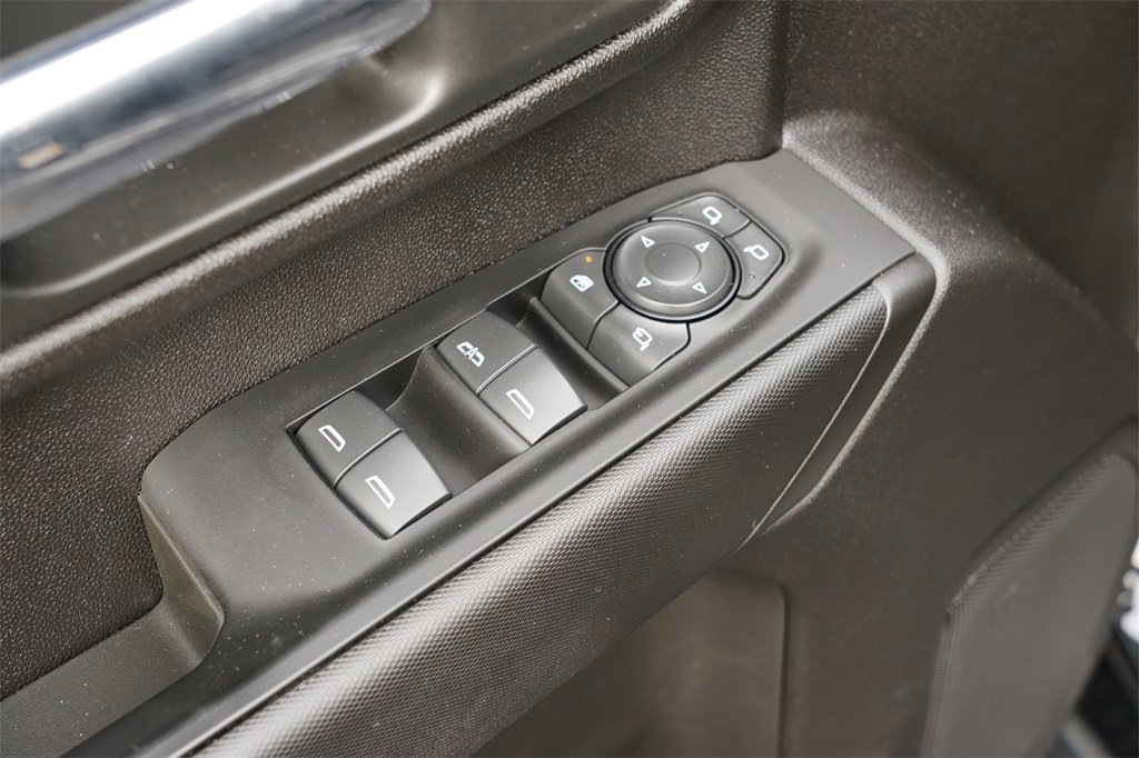 Used 2024 Chevrolet Silverado 2500 Custom w/ Custom Value Package image 18