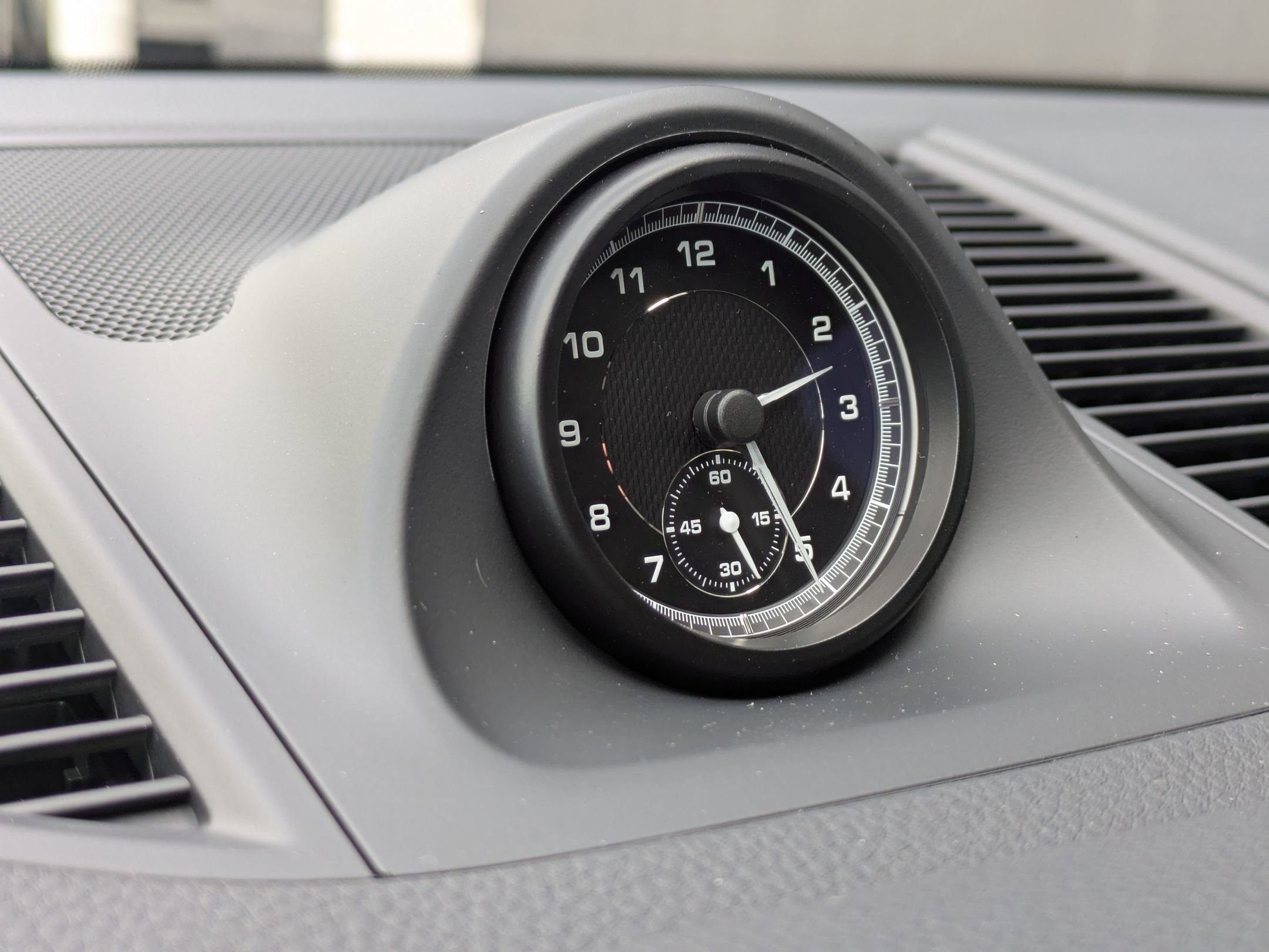 Certified 2025 Porsche Macan image 22