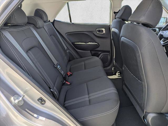 Used 2023 Hyundai Venue SEL FWD image 18