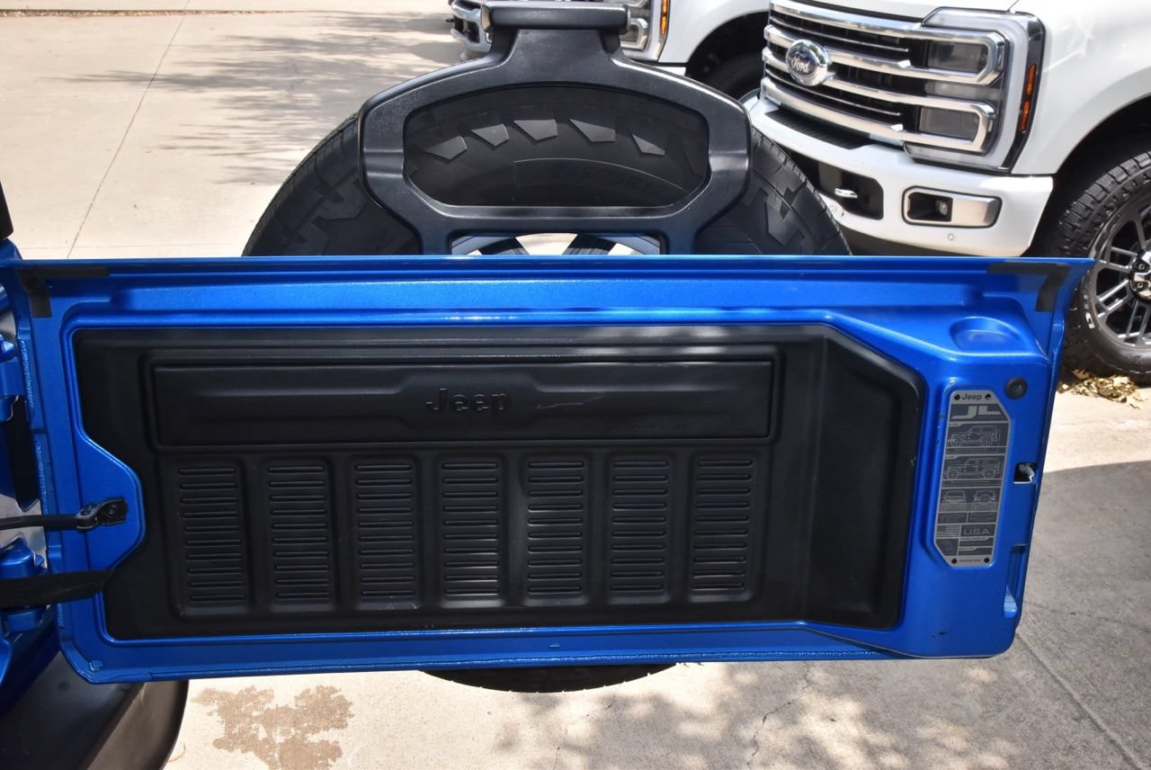 Used 2024 Jeep Wrangler Unlimited Sport AWD/4WD image 37