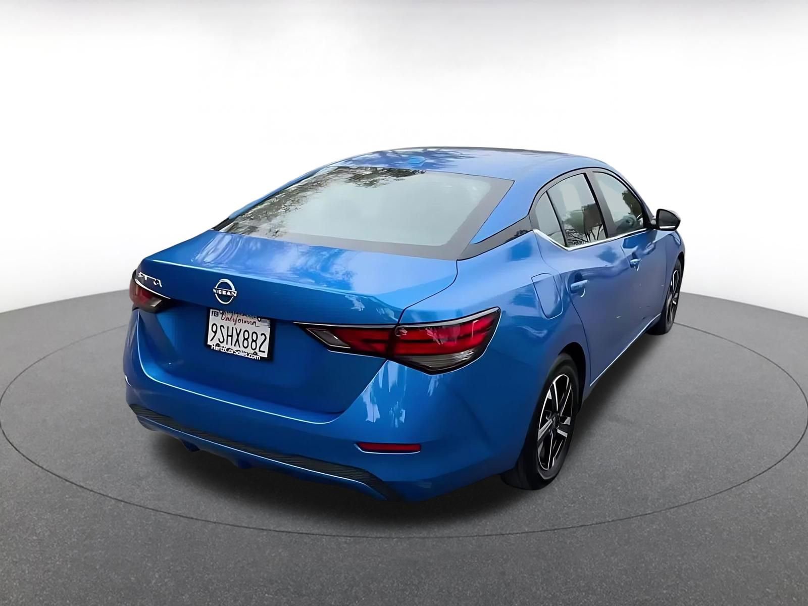 Used 2025 Nissan Sentra SV FWD image 14