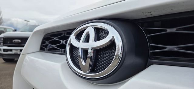 Used 2018 Toyota 4Runner TRD Off-Road Premium image 7