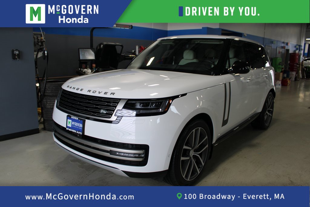 Used 2024 Land Rover Range Rover SE image 1