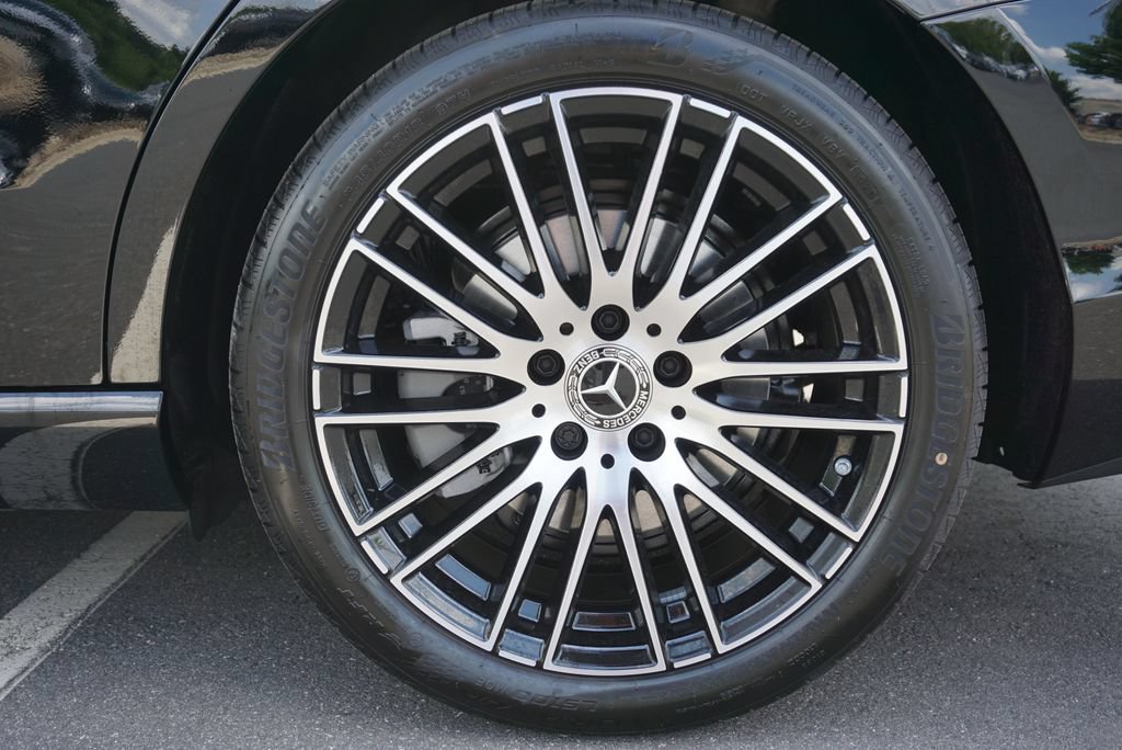 Certified 2025 Mercedes-Benz C 300 Sedan image 19