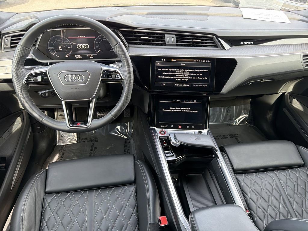 Used 2022 Audi e-tron S Prestige w/ Prestige Package image 7