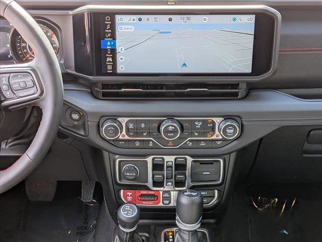 Used 2024 Jeep Wrangler Unlimited Rubicon w/ Technology Group image 12
