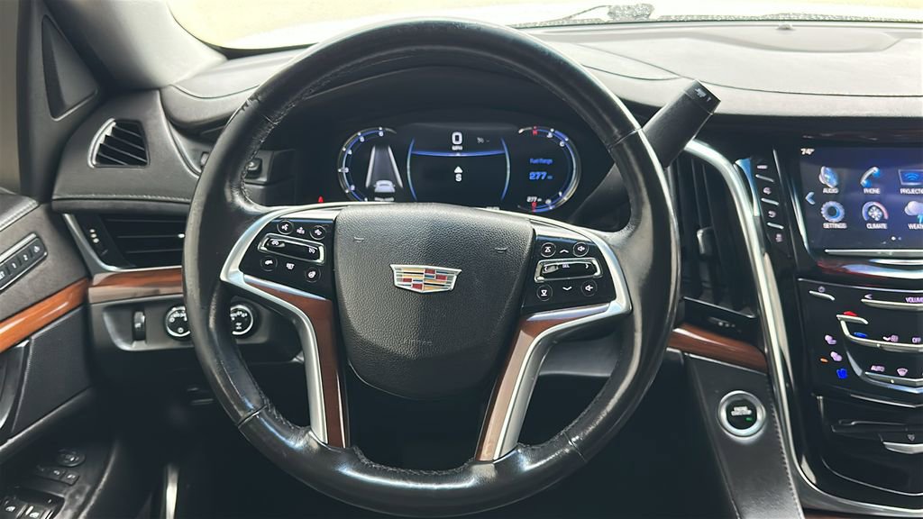 Used 2018 Cadillac Escalade Premium Luxury image 23