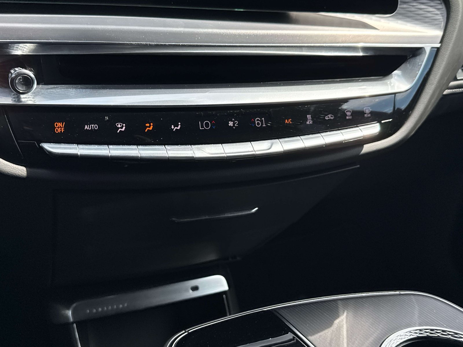 Certified 2024 Cadillac Lyriq Luxury AWD/4WD image 6