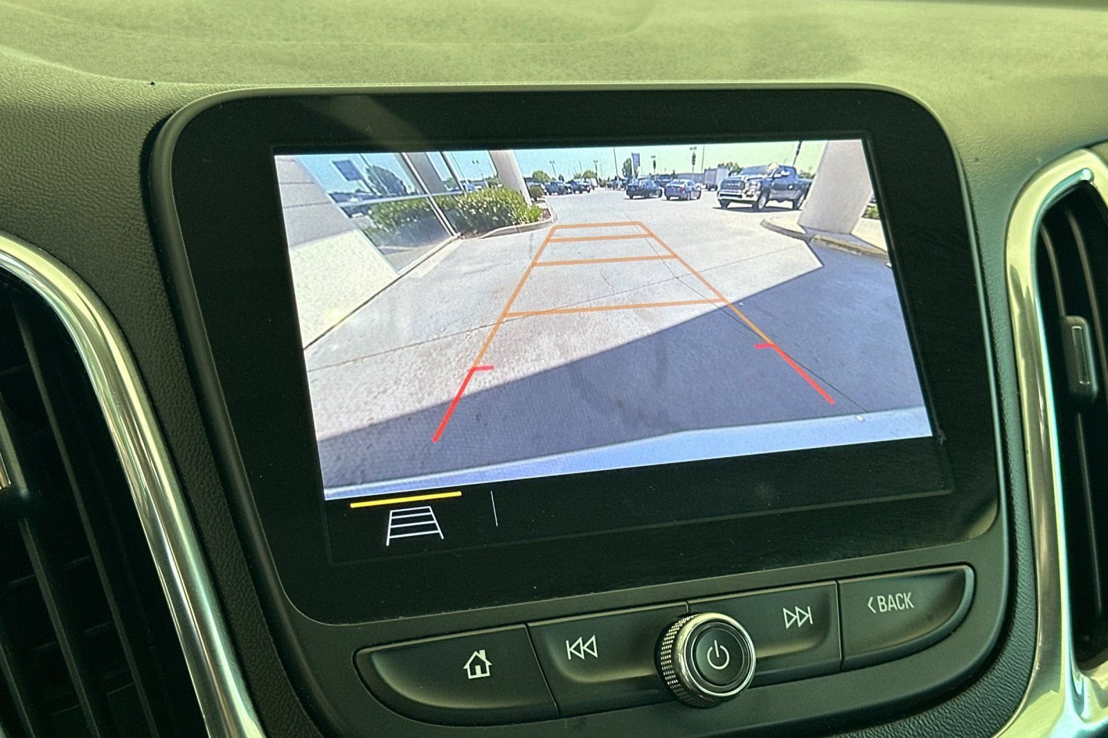 Used 2020 Chevrolet Equinox Premier w/ Premier Redline Edition FWD image 19