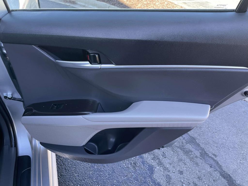 Used 2024 Toyota Camry SE image 43