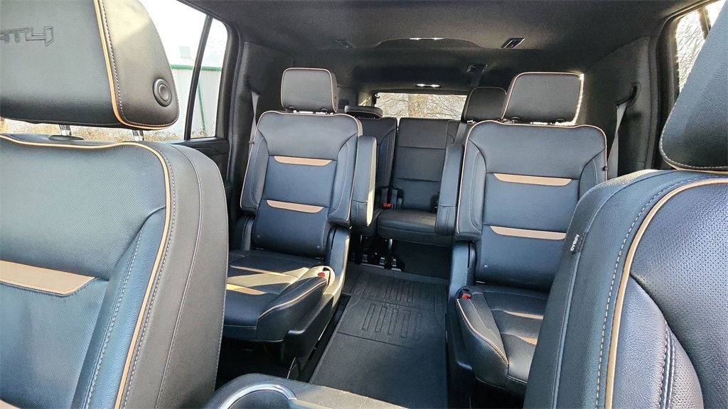Used 2023 GMC Yukon XL AT4 image 27