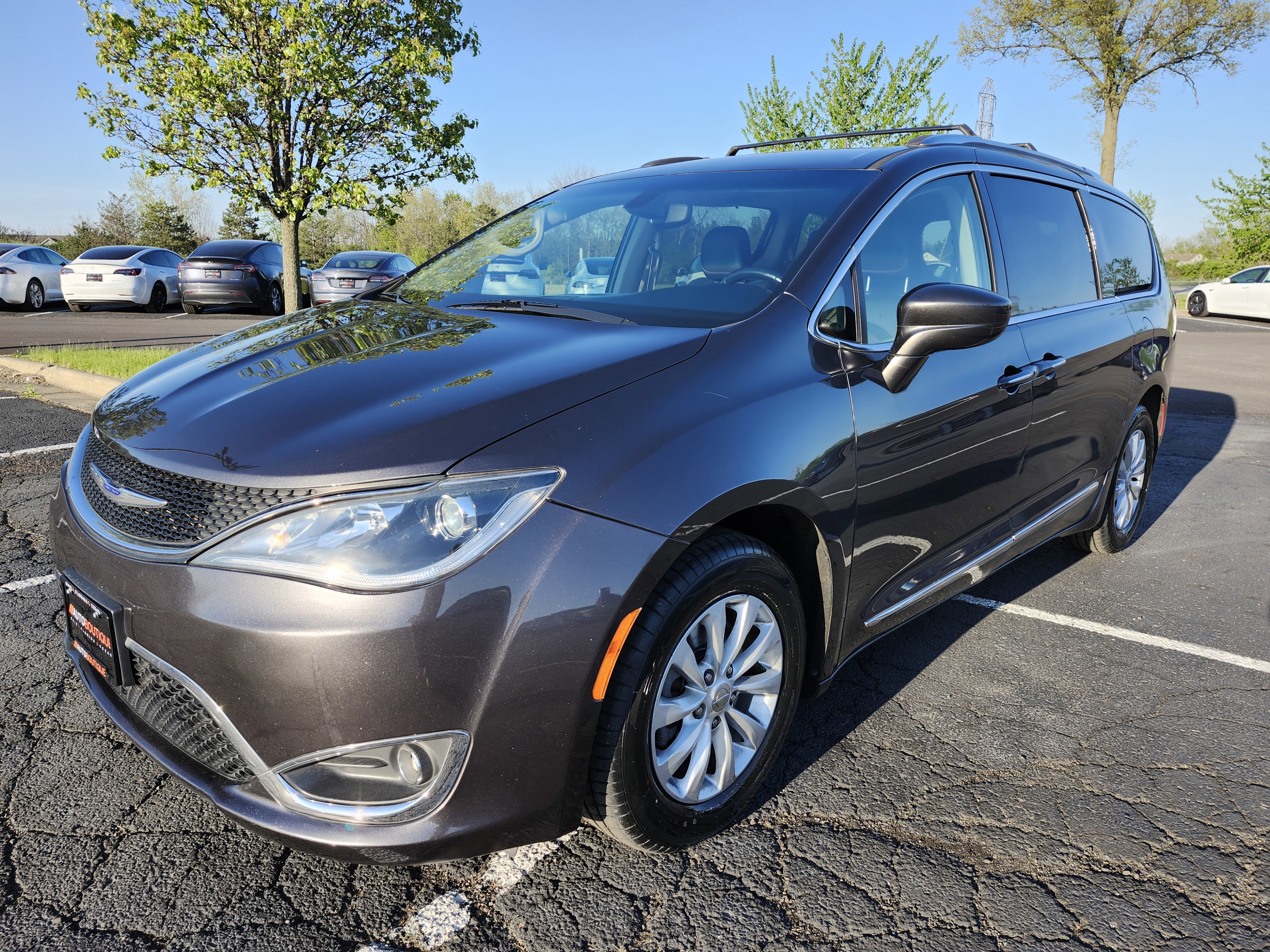 Used 2019 Chrysler Pacifica Touring-L FWD image 13