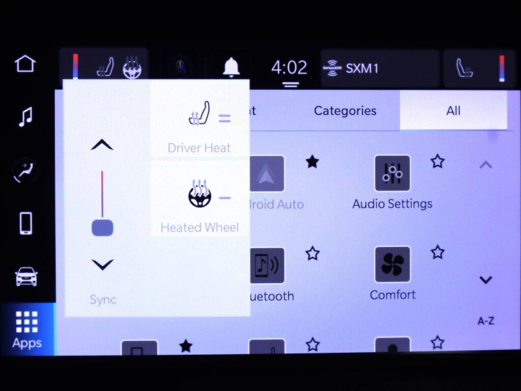 Used 2022 Chrysler Voyager LX image 18