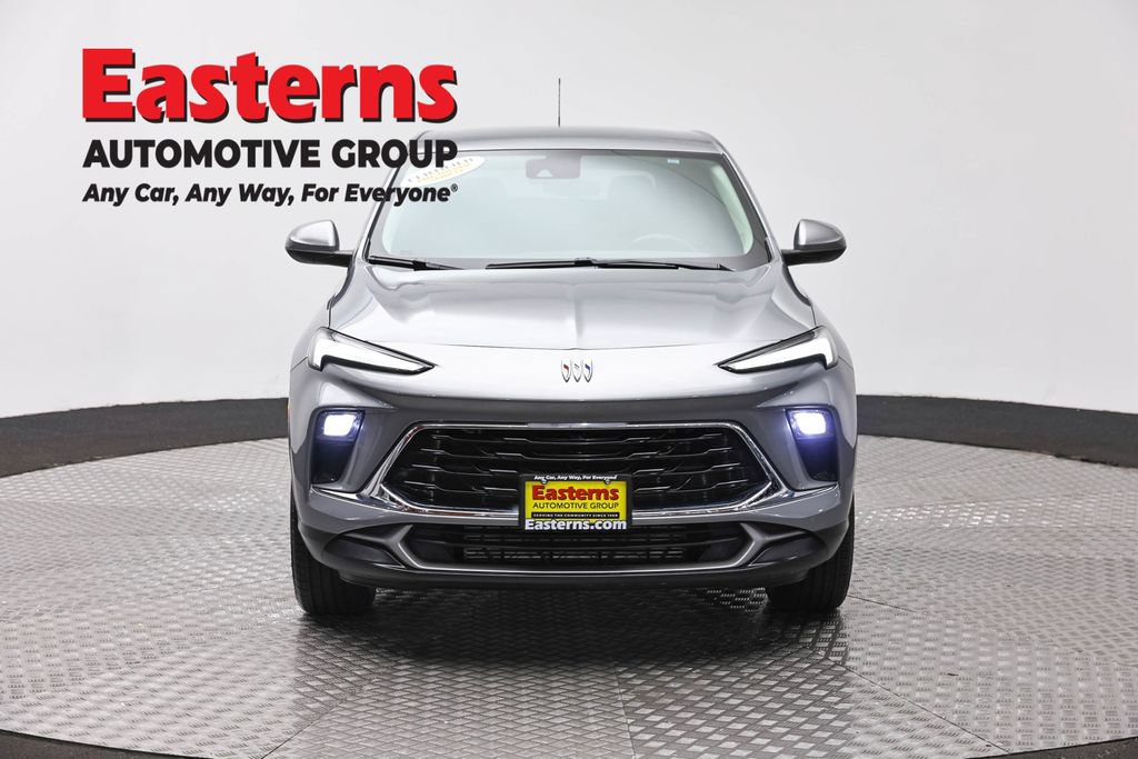 Used 2024 Buick Encore GX Preferred FWD image 2