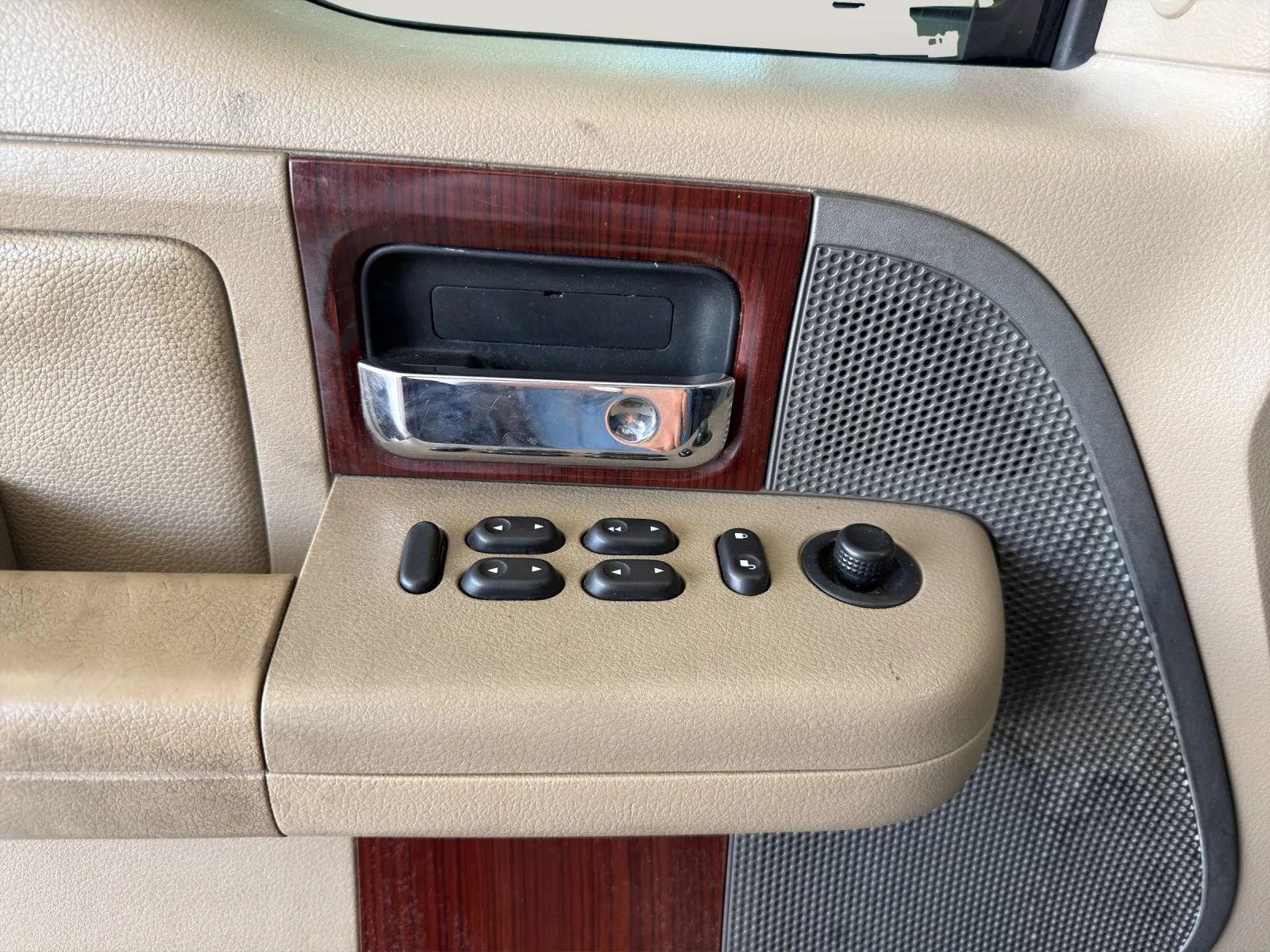 Used 2006 Ford F150 XLT RWD image 12
