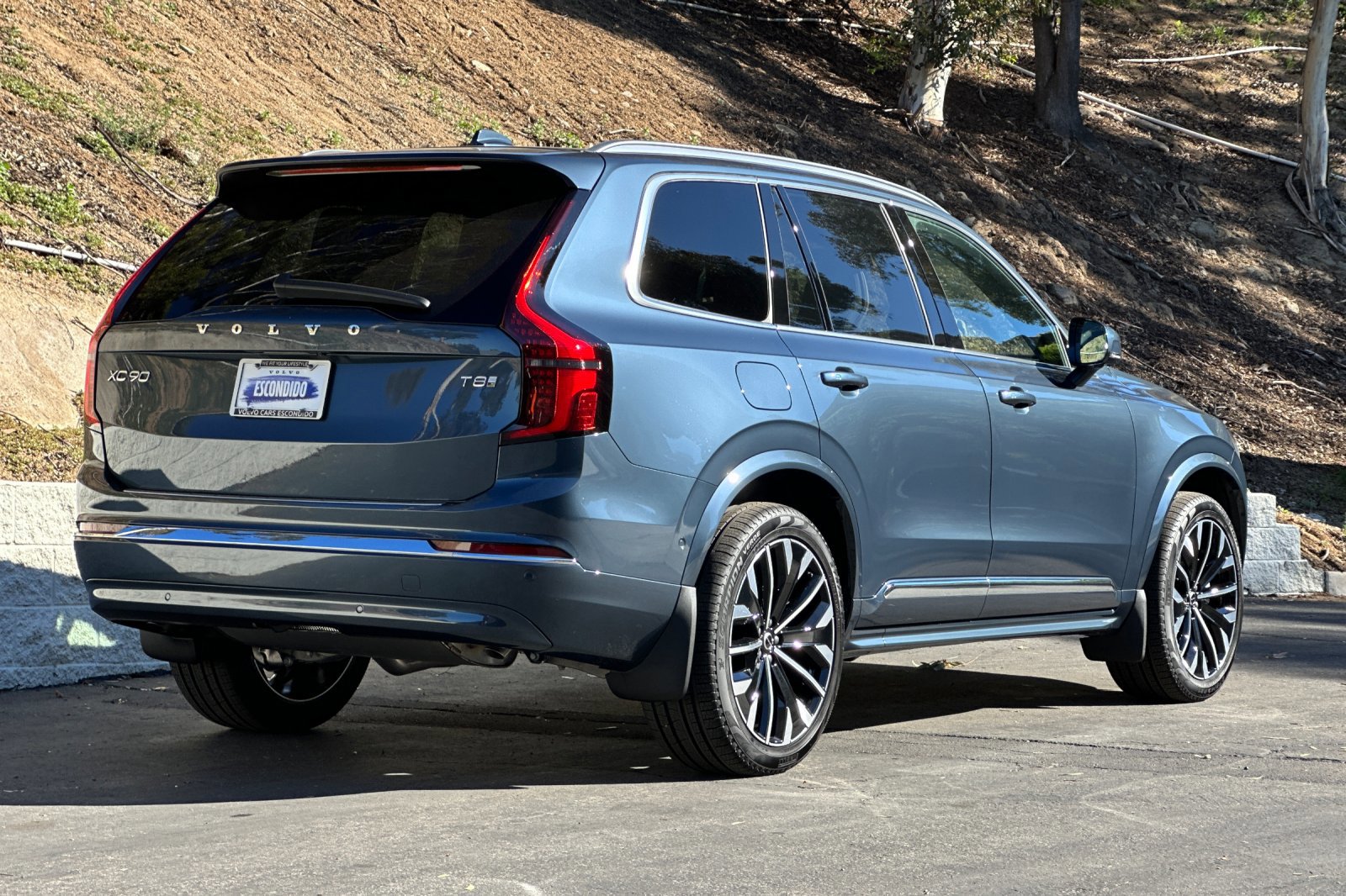 New 2026 Volvo XC90 T8 Ultra w/ Protection Package Premier image 5
