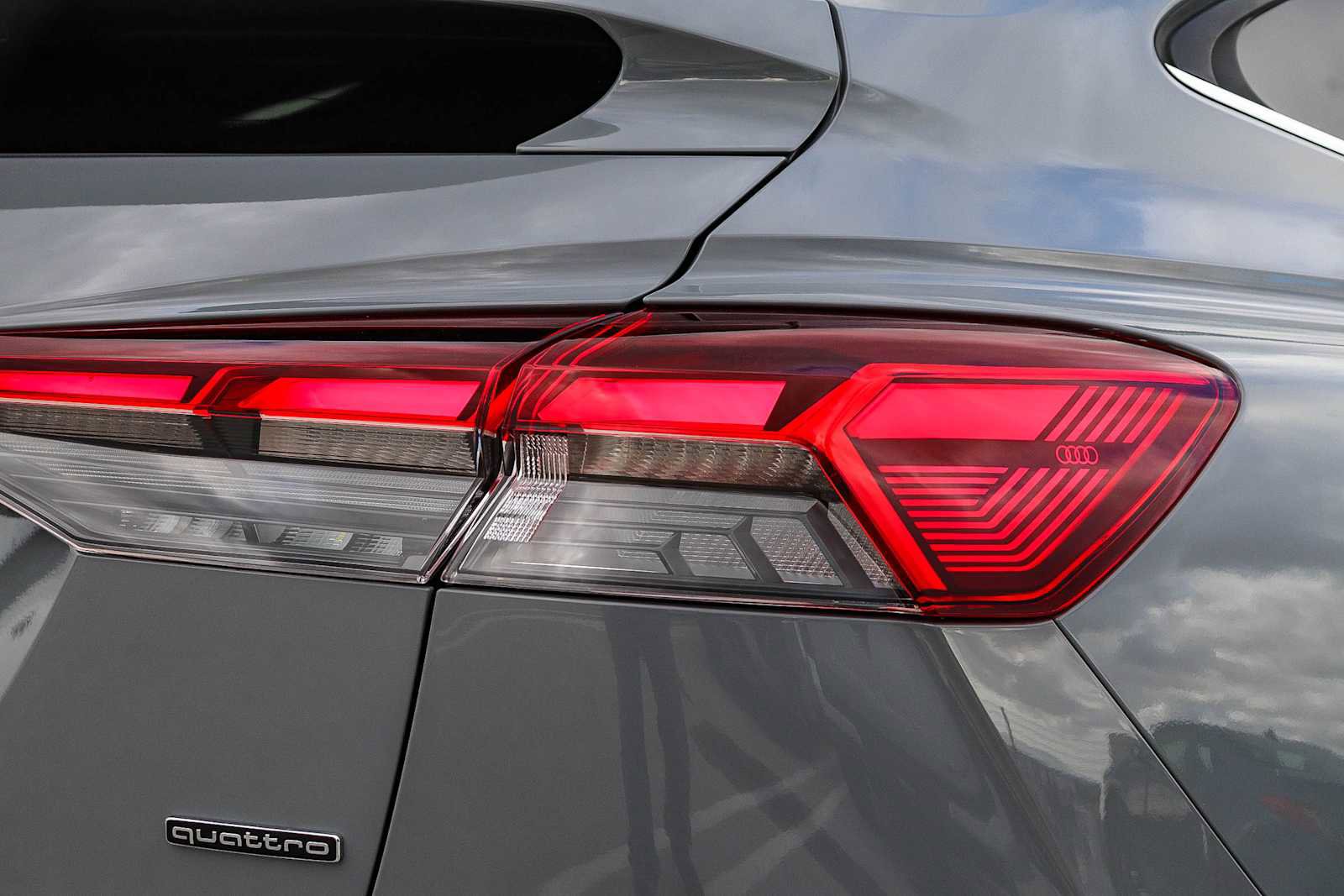 Used 2023 Audi Q4 e-tron Prestige image 10