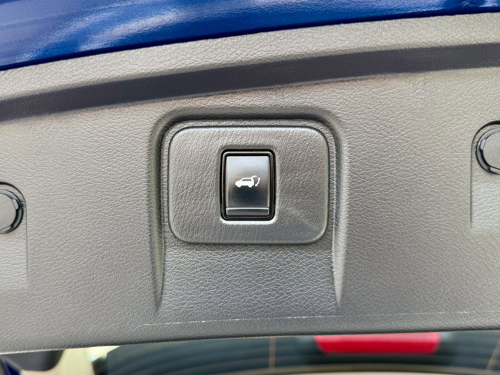 Used 2022 Nissan Murano Platinum w/ Cargo Package image 15