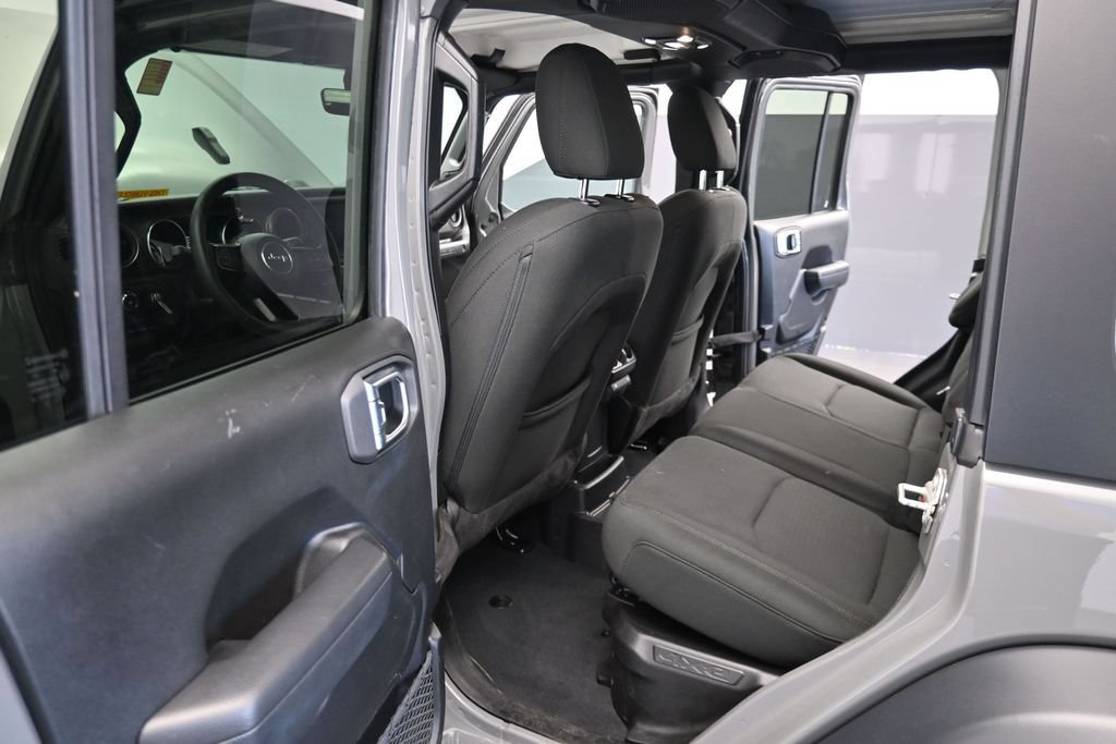 Used 2023 Jeep Wrangler Unlimited w/ Cold Weather Group AWD/4WD image 15