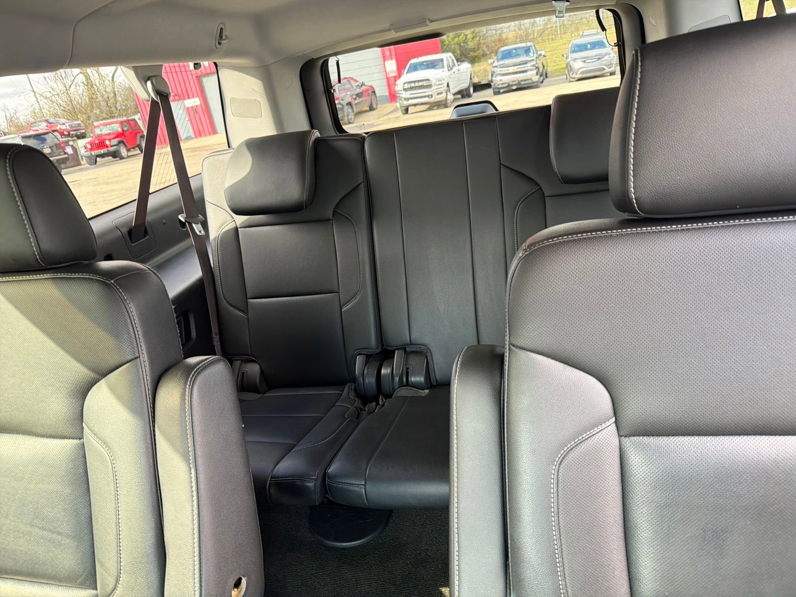 Used 2017 Chevrolet Suburban Premier image 33