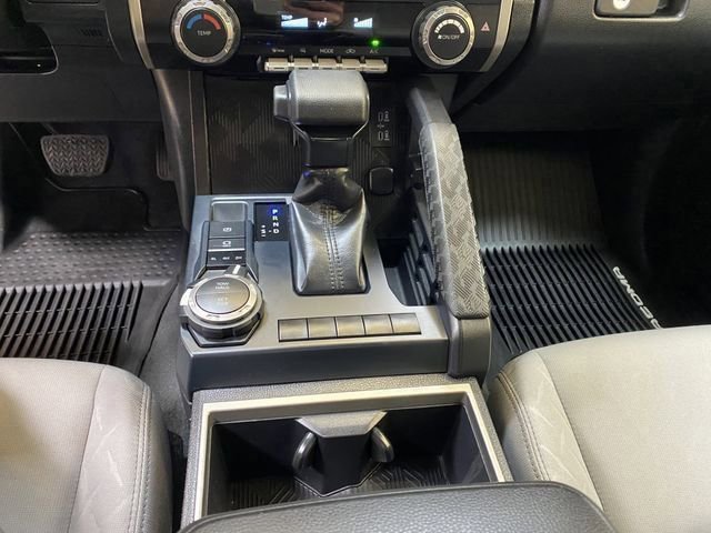 Used 2025 Toyota Tacoma SR5 AWD/4WD image 46