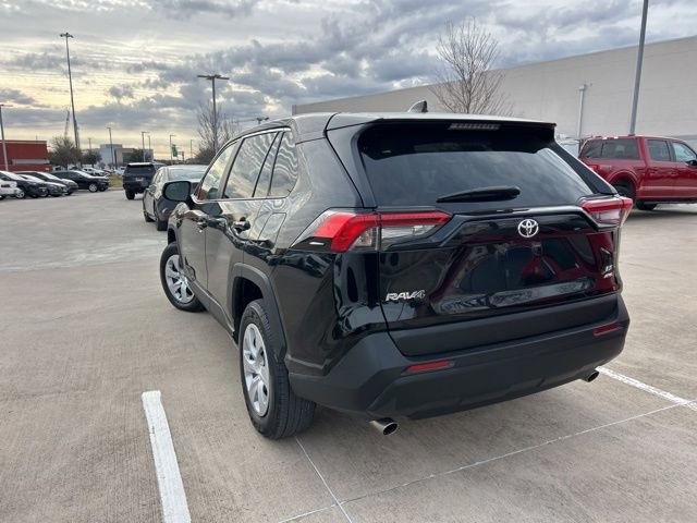 Used 2025 Toyota RAV4 LE image 5