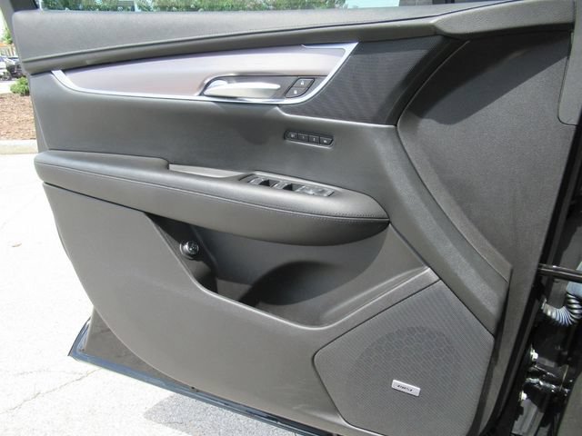 Used 2018 Cadillac XT5 Luxury w/ Driver Awareness Package AWD/4WD image 19