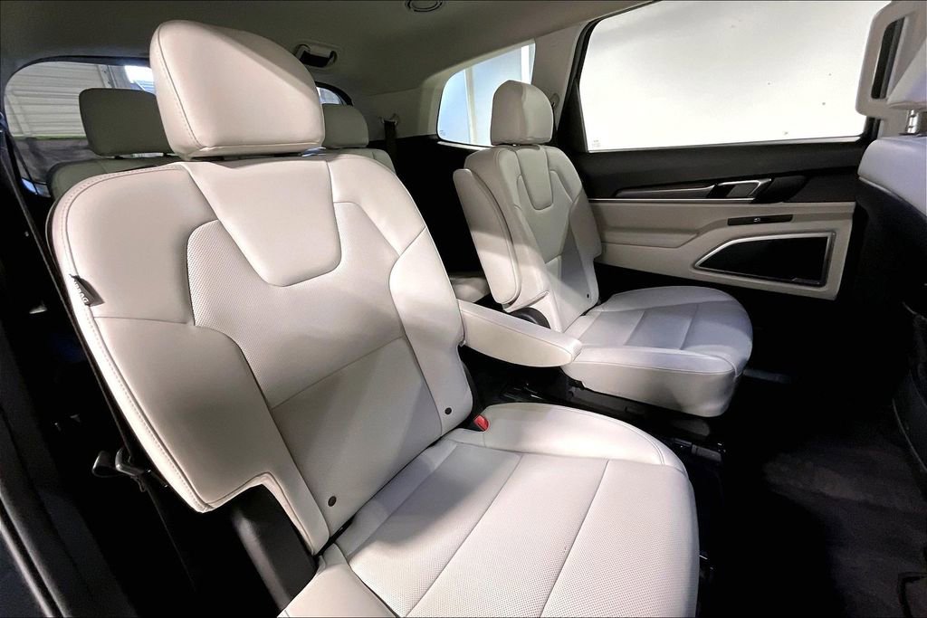 Used 2024 Kia Telluride S w/ S Sunroof Package image 37