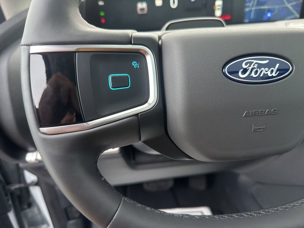 Used 2025 Ford Expedition Active image 20