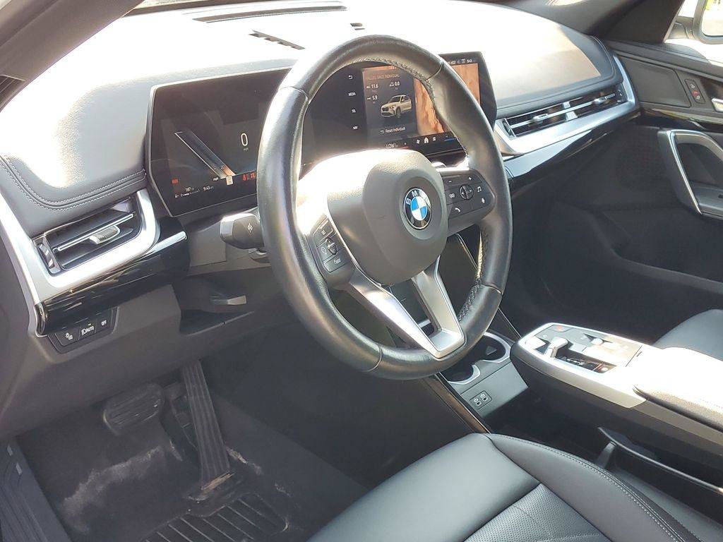 Used 2025 BMW X1 xDrive28i AWD/4WD image 13