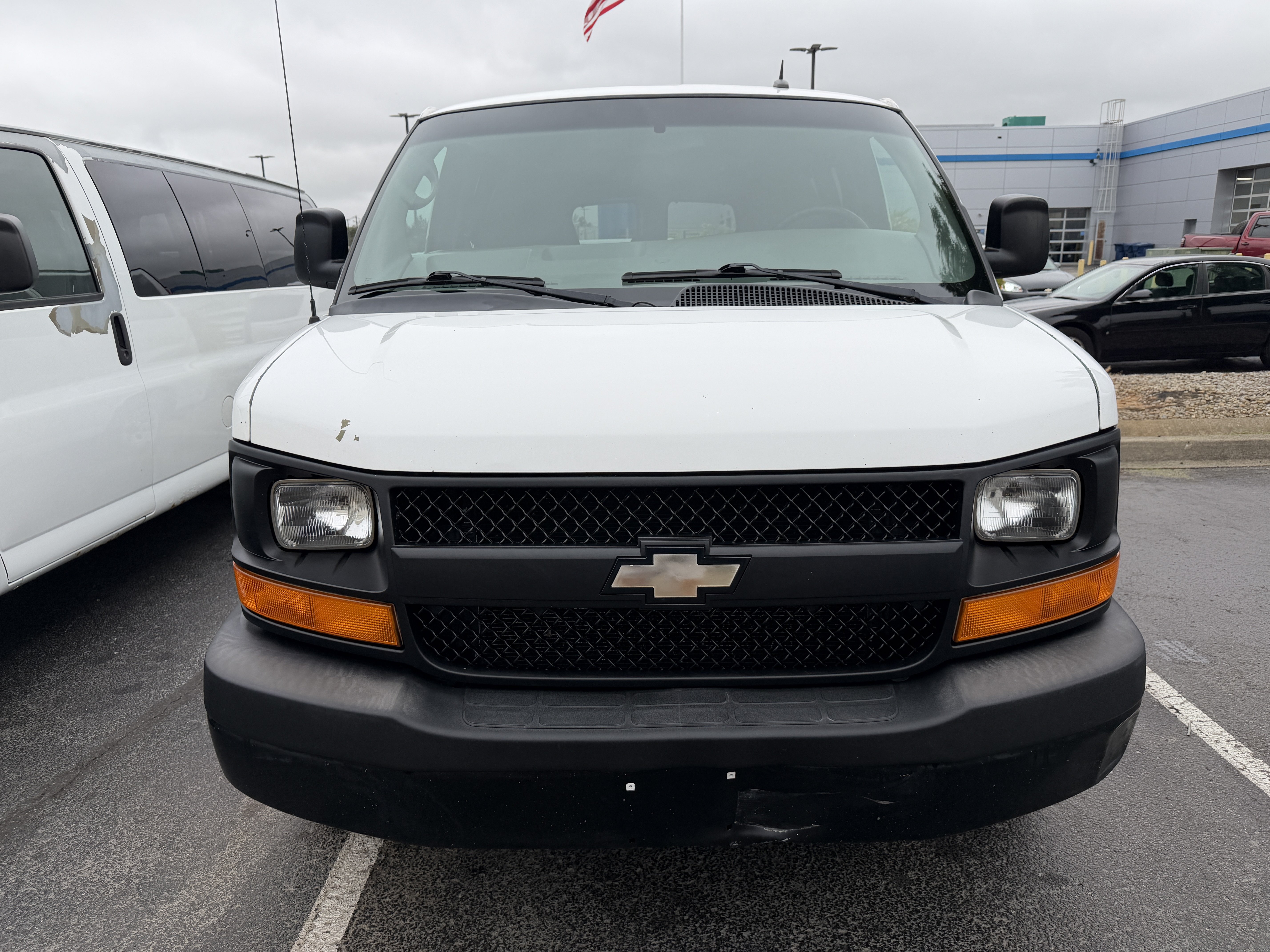 Used 2013 Chevrolet Express 1500 LS RWD image 3