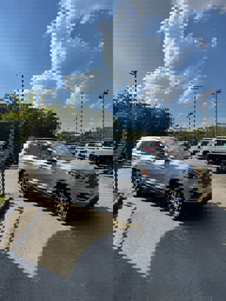 Used 2023 Ford Edge SEL image 4