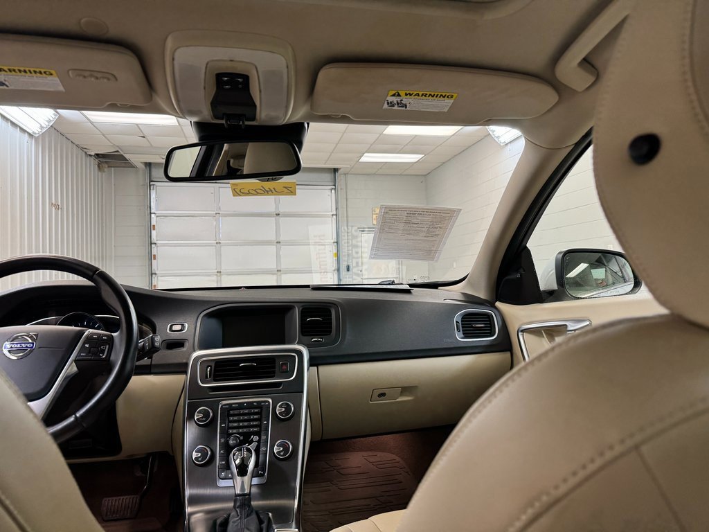 Used 2015 Volvo V60 T5 Premier Plus image 22