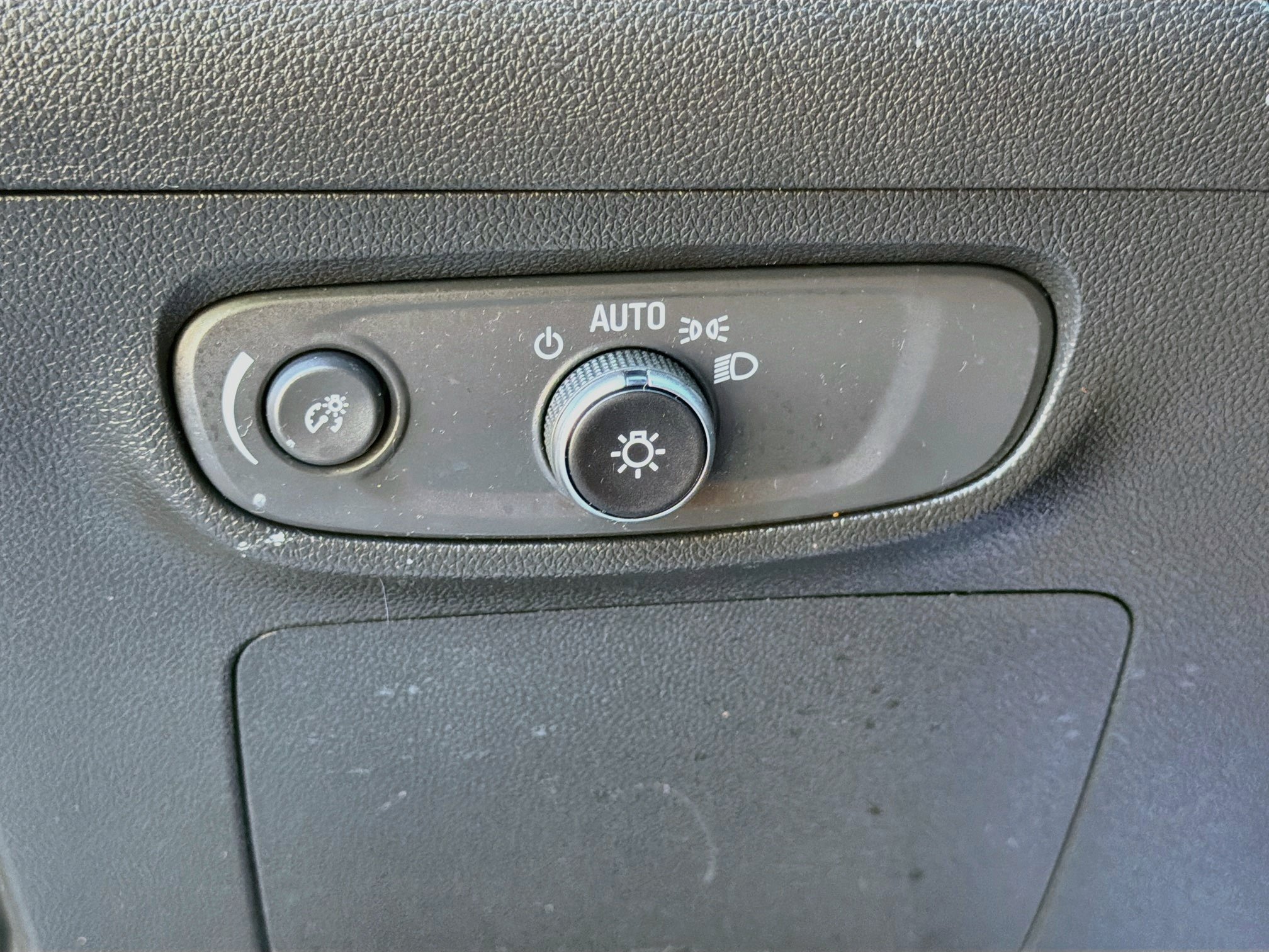 Used 2024 Buick Encore GX Preferred w/ Comfort Package FWD image 8