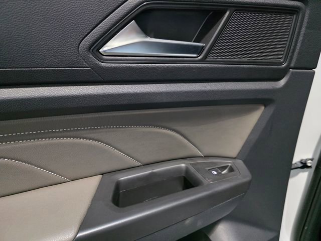 Certified 2022 Volkswagen Atlas Cross Sport SE w/ Panoramic Sunroof Package image 27