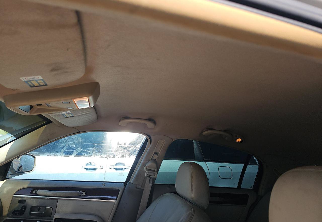 Used 2004 Lincoln Town Car Signature RWD image 11