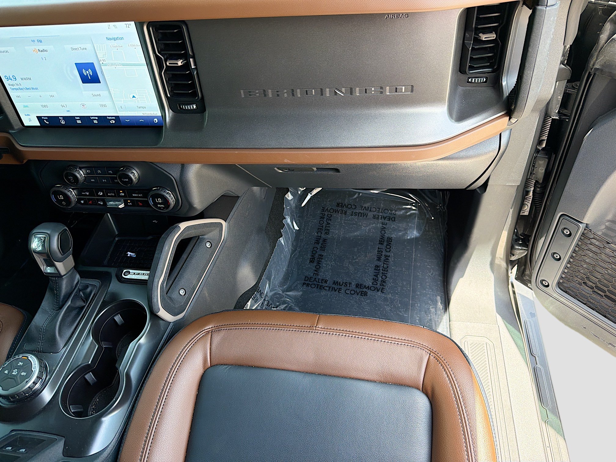 Used 2024 Ford Bronco Outer Banks AWD/4WD image 17