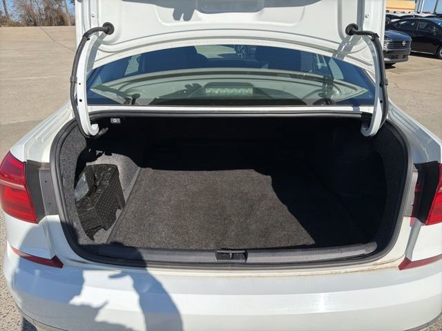 Used 2016 Volkswagen Passat 1.8T S image 12