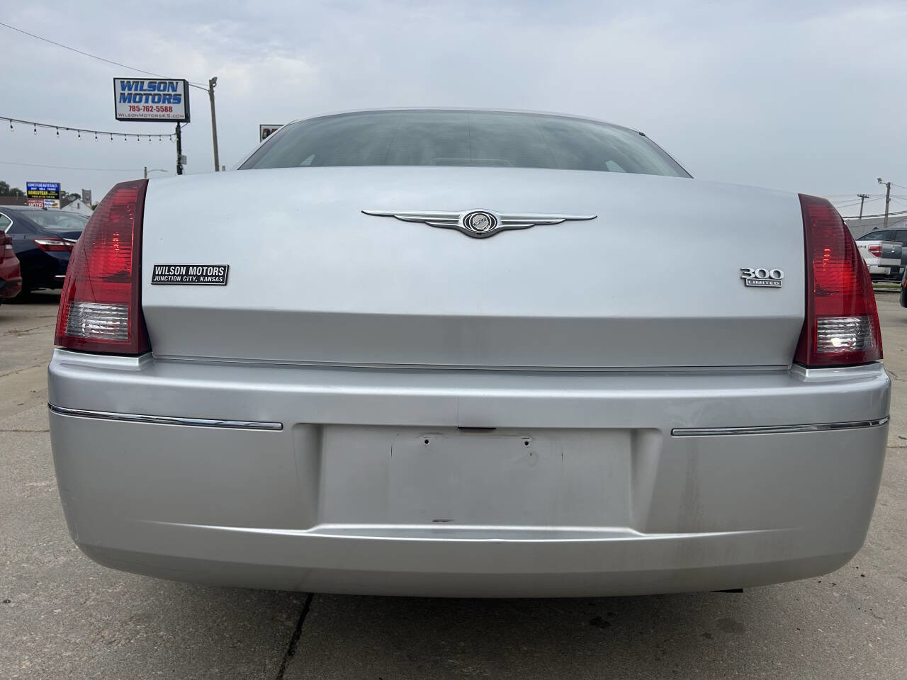 Used 2005 Chrysler 300 Touring image 6