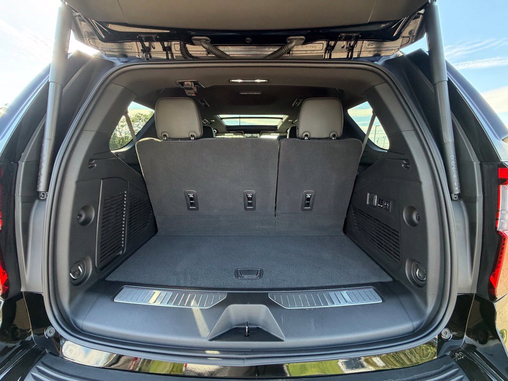 Used 2026 GMC Yukon Denali w/ Sun & Power Step Package AWD/4WD image 21