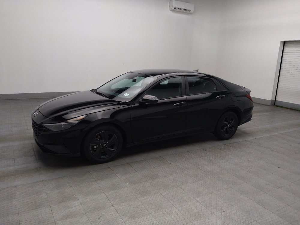 Used 2023 Hyundai Elantra SEL image 2